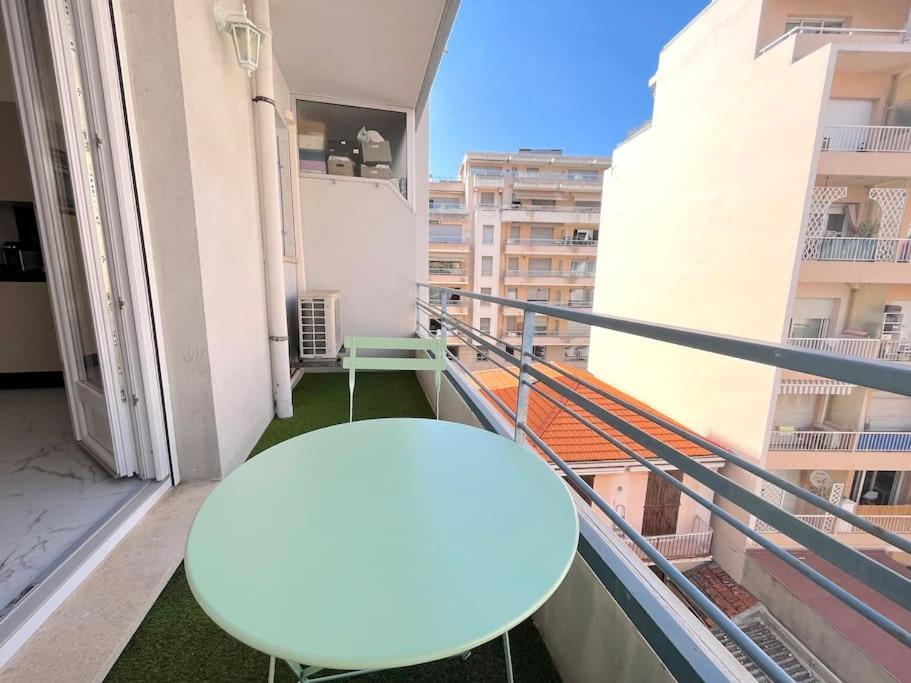 Joli Studio - Studio Neuf Terrasse Clim Wi-Fi 2 Min. Des Plages Antibes Extérieur photo